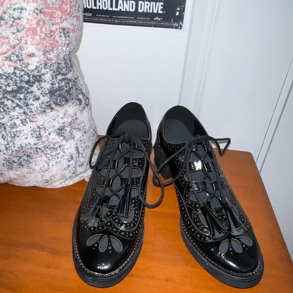 Free People Silent D Beatrix Lace Up black patent leather oxfords. Size 8 EU 39 - Picture 4 of 4